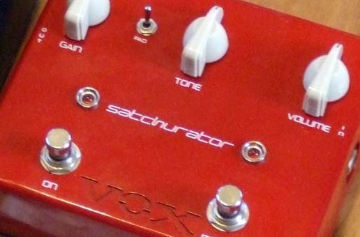 #htmlcaption_807 Vox Satchurator vs Zoom G3 distortion tones, grunge comparison